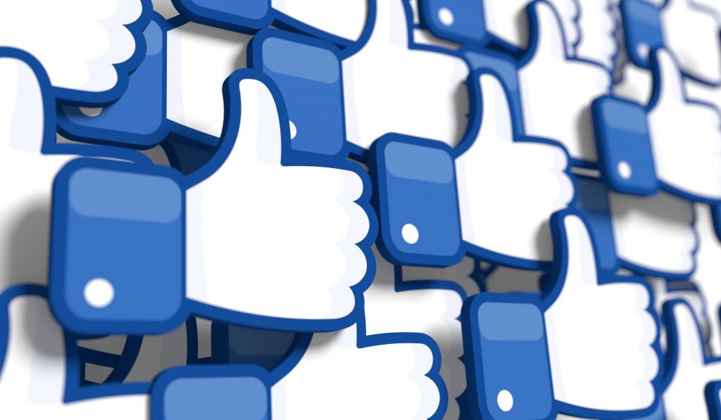 Facebook thumbs up logo