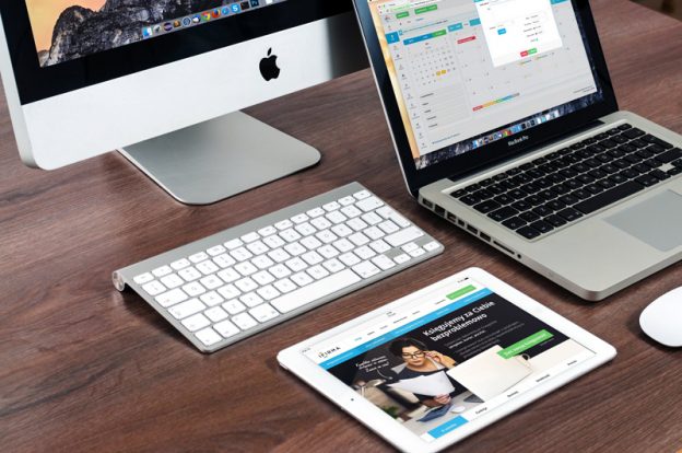 10 Landing Page Copy Examples + Tips and Template