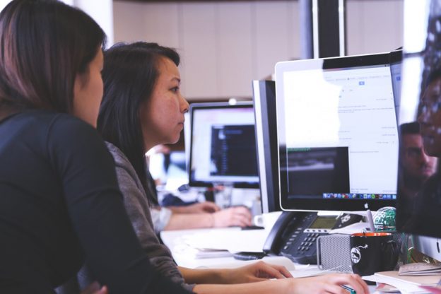 14 SaaS Landing Page Examples + Tips and Builders