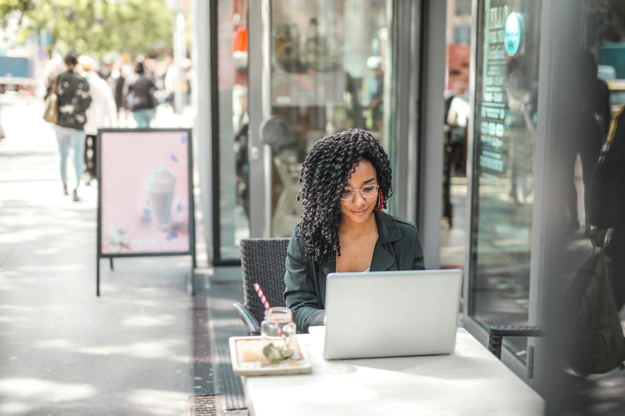 Are Facebook Ads Worth It? We Did the Math + Pros & Cons