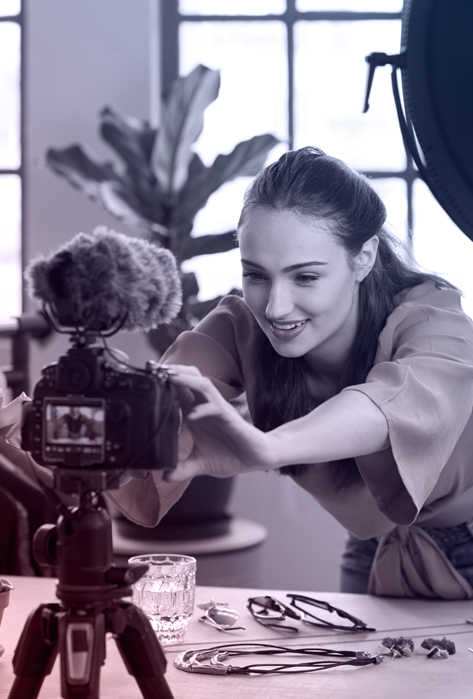 girl-width-camera